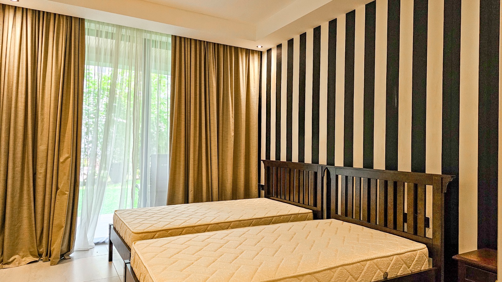 Modern 4 BR apartment to let in Spring Valley - Image 8