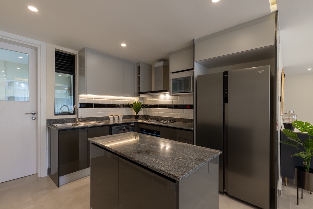 Modern 3 BR apartment for sale - Image 3