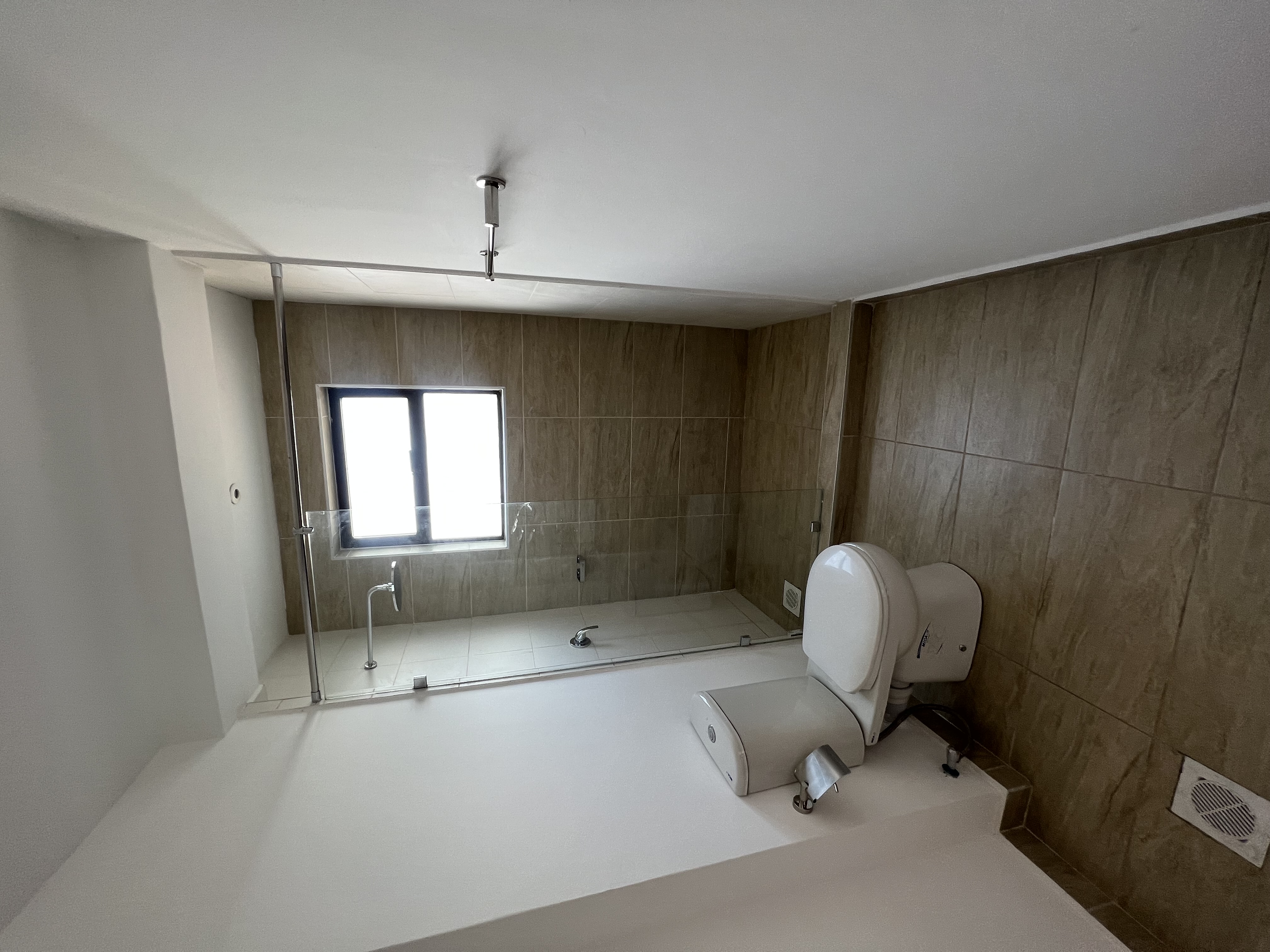 Modern 3 BR apartment for sale in Kilimani - Image 9