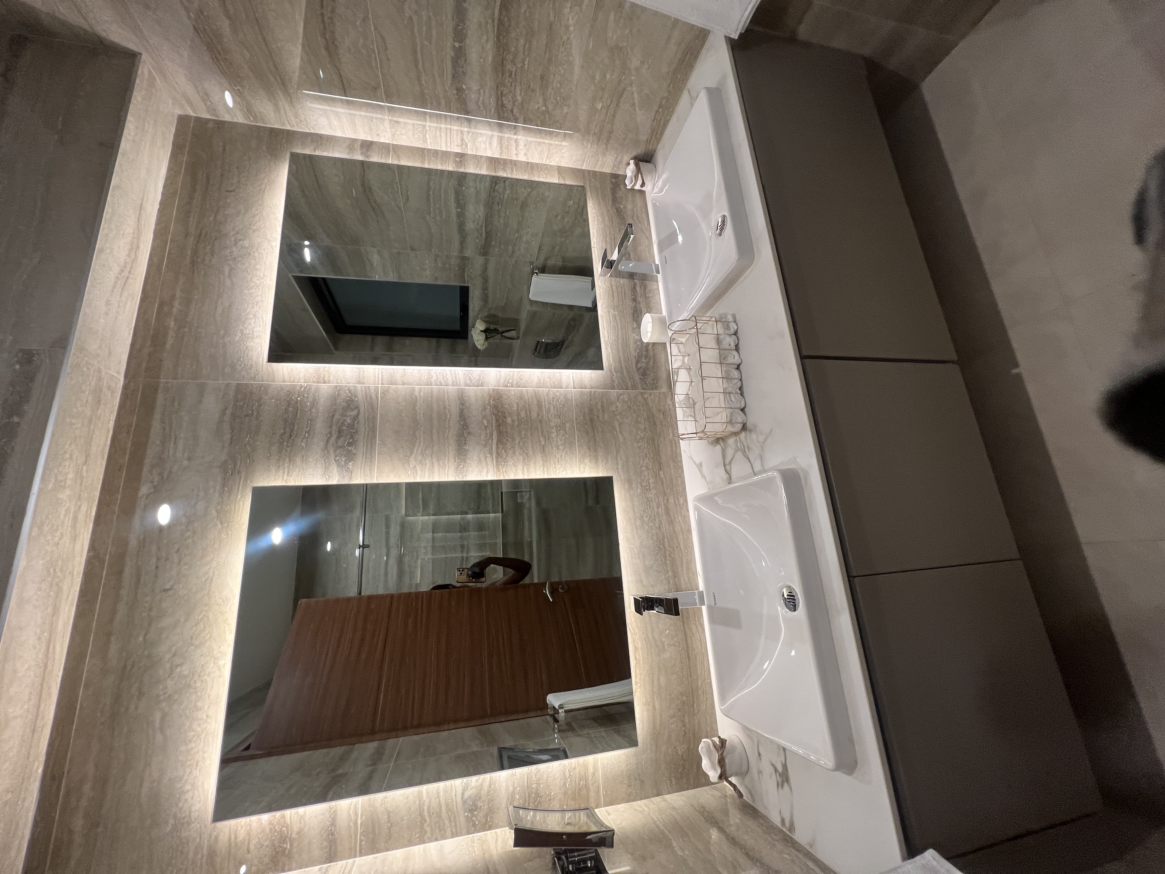 Luxury 3 BR apartment for sale in Riverside drive - Image 9