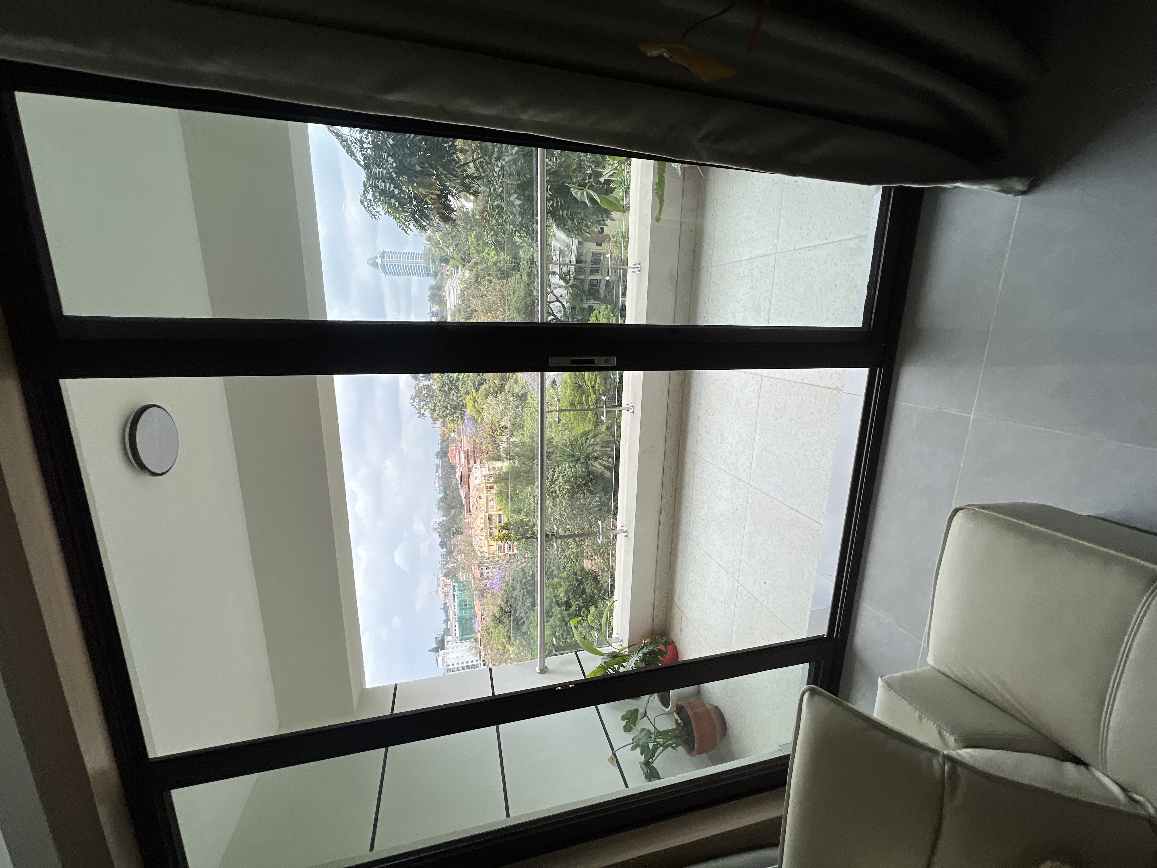 Modern 3 BR + SQ for sale in Riverside Drive - Image 3