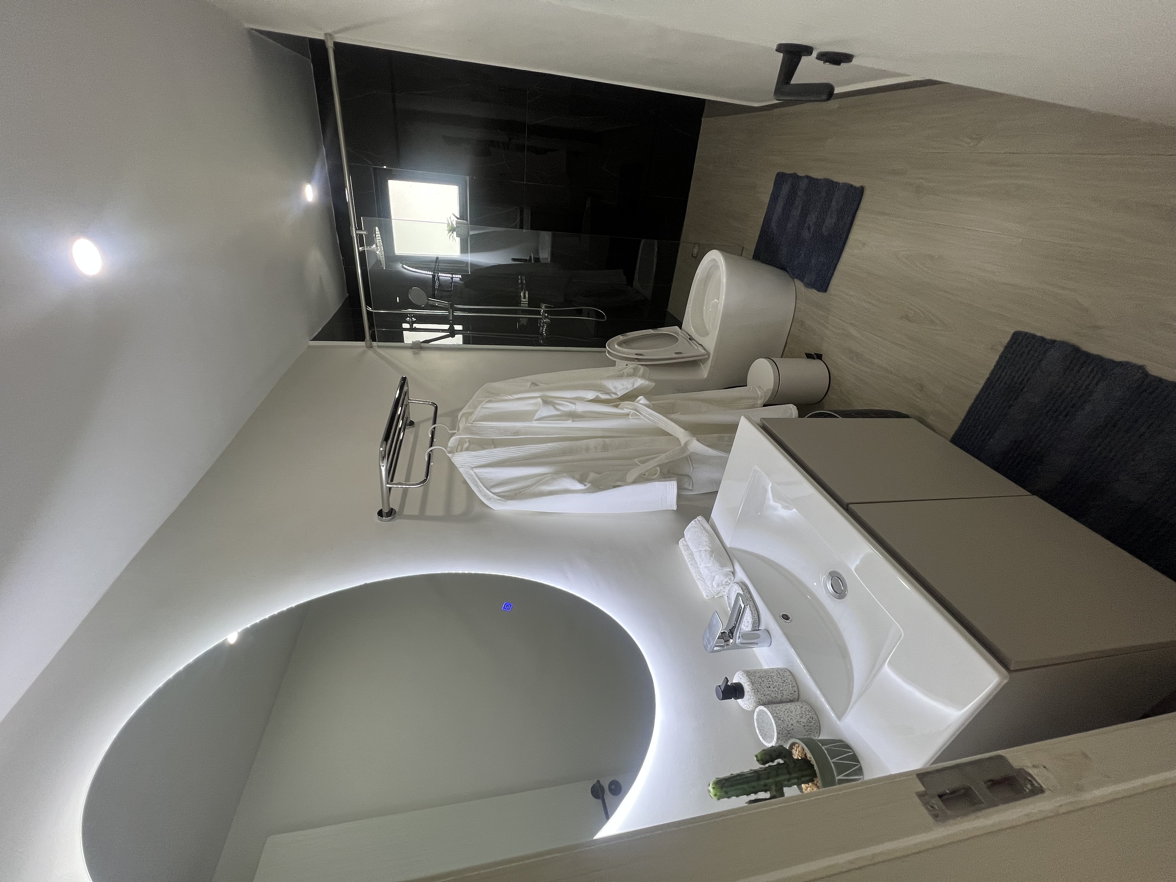 Modern 2 BR apartment for sale in Kilimani - Image 10