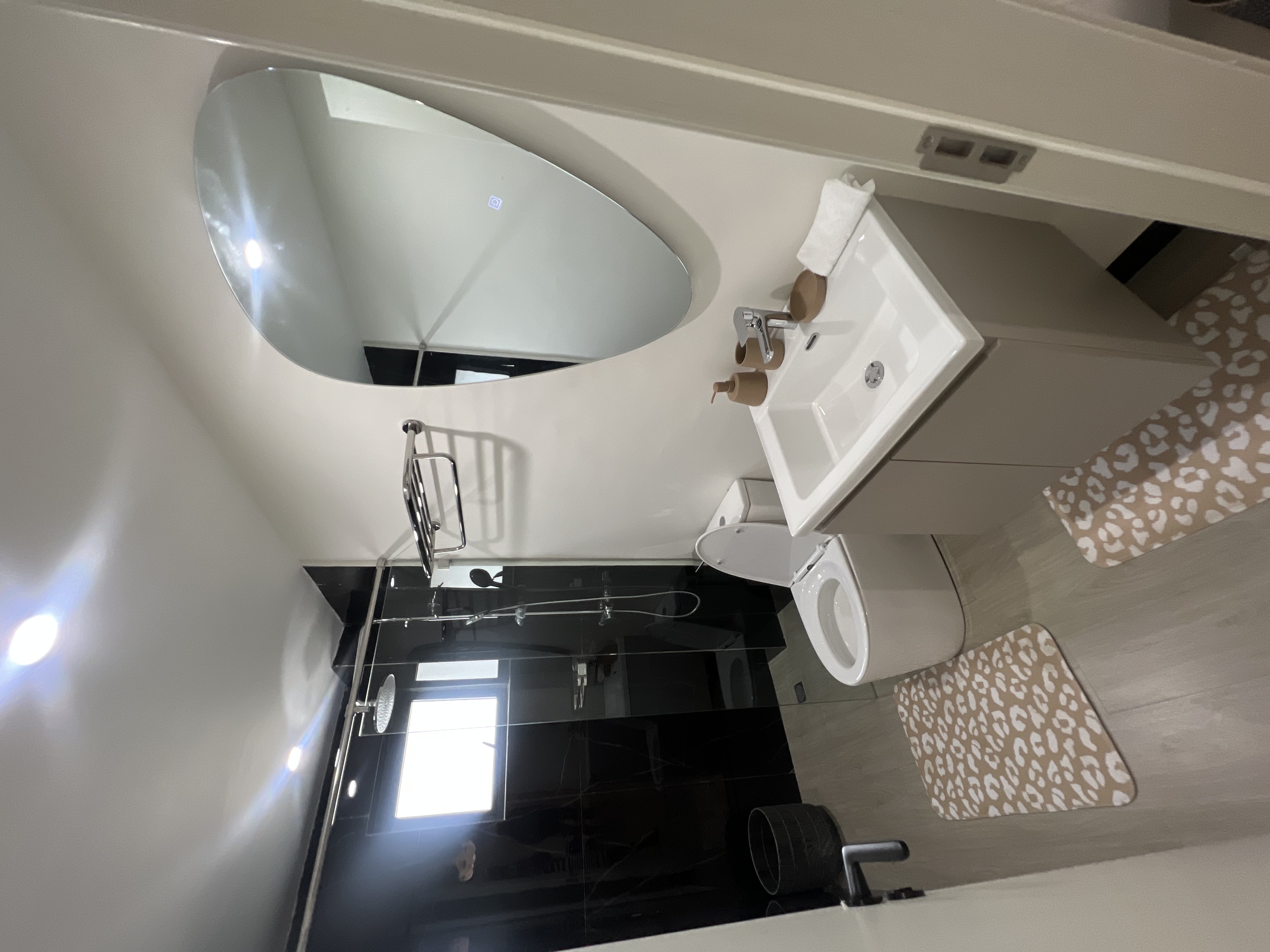 Modern 2 BR apartment for sale in Kilimani - Image 11