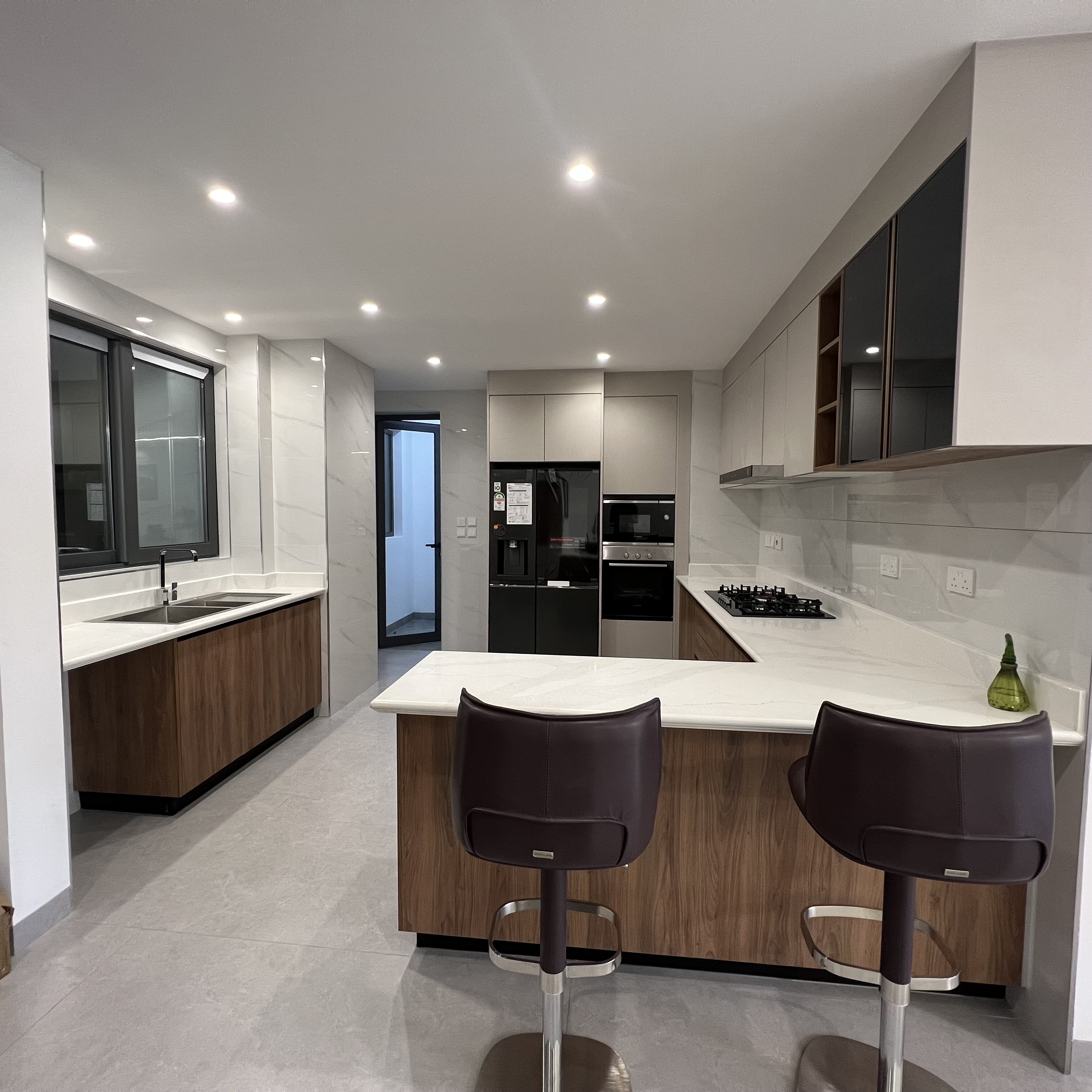 Modern 3 BR apartment for sale on Westlands - Image 2