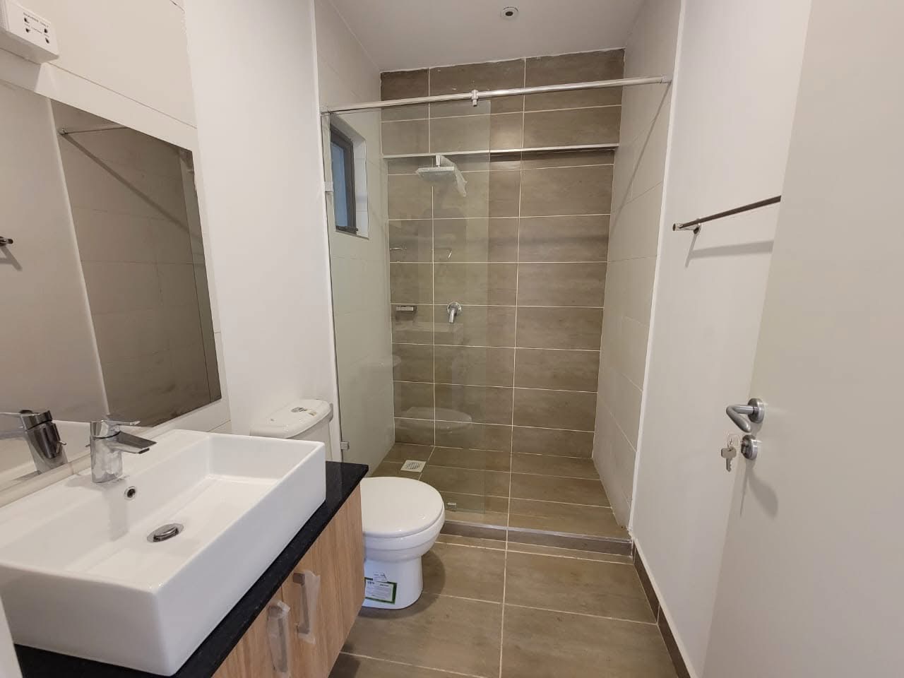 Modern 2 BR apartment for sale in Kilimani - Image 6