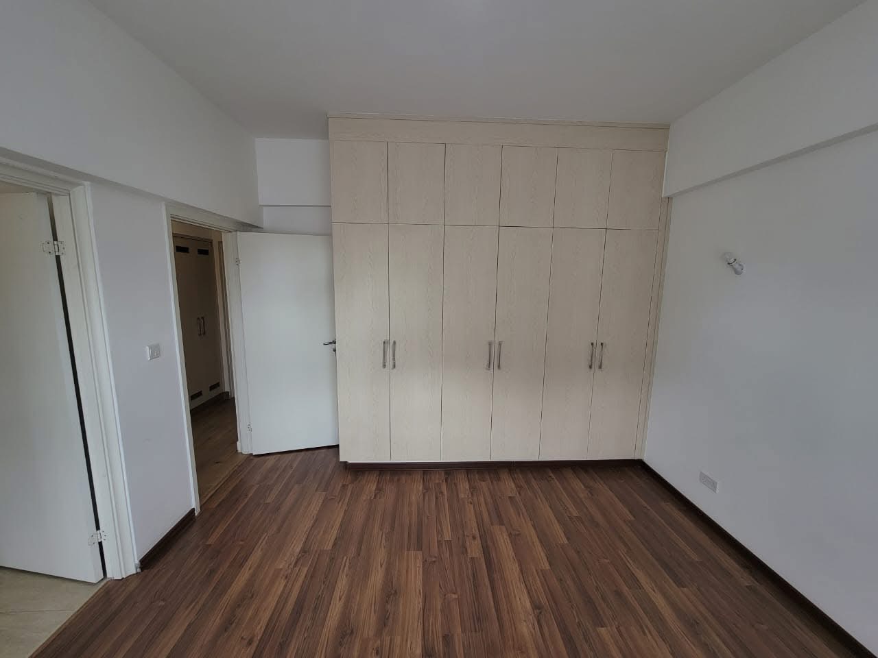 Modern 2 BR apartment for sale in Kilimani - Image 4