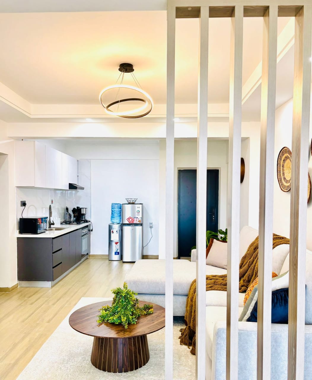 Modern 1 BR apartment to let - Image 2