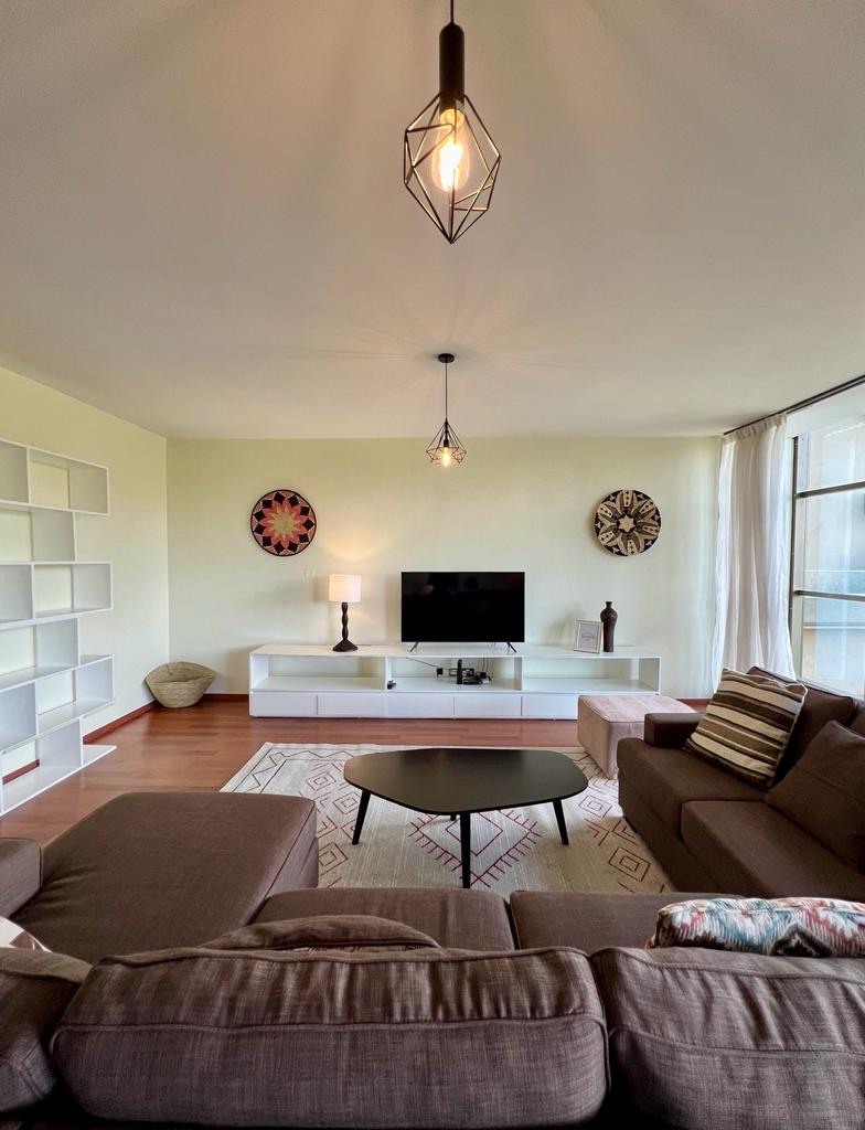 Modern 3 BR apartment to let with a forest view - Image 1